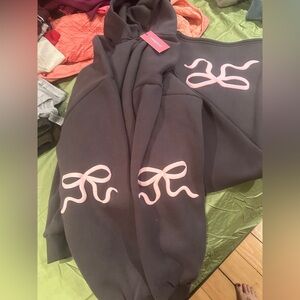 NWT Edikted Charcoal Sweat-Set XL with Pink Bow 🎀 Accents